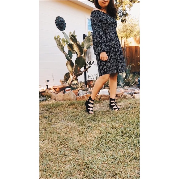 Max Studio Heart Print Black and White Off the Shoulder Bell Sleeve Dress S - Picture 12 of 13